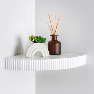 408828-home-collection-ribbed-corner-shelf
