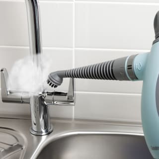 409794-goodmans-10-in-1-handheld-steam-cleaner-5