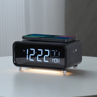410226-goodmans-alarm-clock-with-wireless-charging-and-nightlight-2
