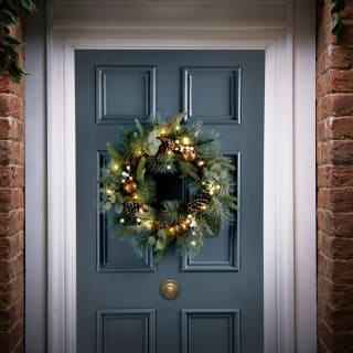 411721-65cm-pre-lit-wreath-with-bells1