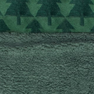 412625-christmas-tree-fleece-throw-with-sherpa-green-2
