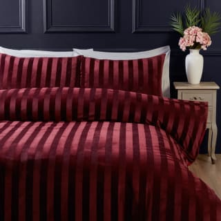 Evelyn Wine Red Duvet Set - Double
