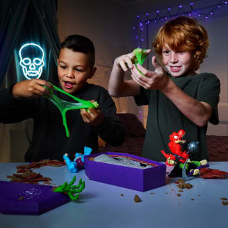 412905-zuru-smashers-horror-house-5