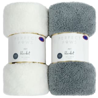 415738-perfect-paws-pet-blankets-group