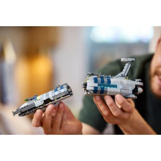 417800-star-wars-invisible-hand-lego-75377-12