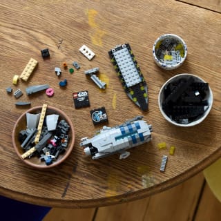 417800-star-wars-invisible-hand-lego-75377-2