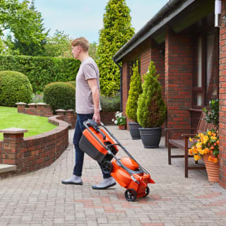 417809-flymo-simplistore-300-2