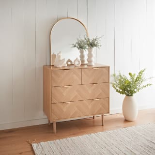 419083-laurel-4-drawer-chevron-chest-2