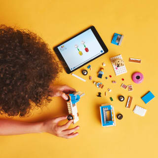 420177-lego-city-doughnut-truck-3