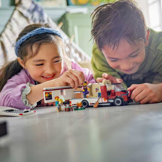 420178-lego-city-holiday-camper-van-10