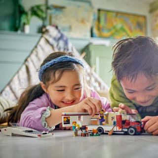 420178-lego-city-holiday-camper-van-11