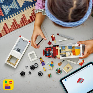 420178-lego-city-holiday-camper-van-2