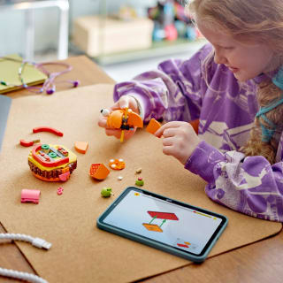 420183-lego-fortnite-durr-burger-4