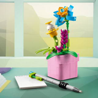 420201-lego-creator-3in1-typewriter-with-flowers-12