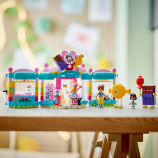 420203-lego-friends-heartlake-city-sweet-shop-6