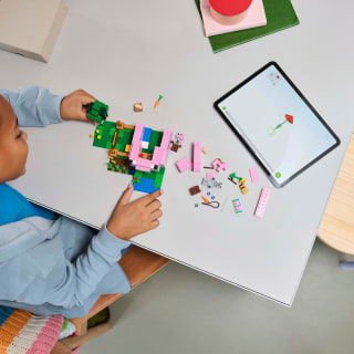 420210-lego-minecraft-the-ibaby-pig-house-4