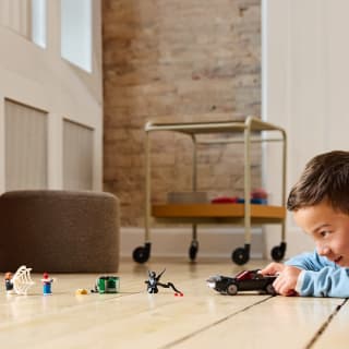 420226-lego-marvel-spider-man-vs-venom-muscle-car-10