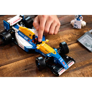 420251-williams-racing-fw14b-and-nigel-mansell-10353-10