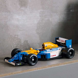 420251-williams-racing-fw14b-and-nigel-mansell-10353-4