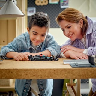 420258-mercedes-amg-f1-w15-race-car-77244-7