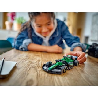 420259-aston-martin-aramco-f1-amr24-race-car-77245-6