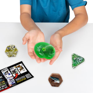 420990-jurassic-surprise-egg-5