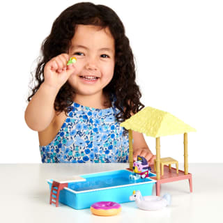 423036-bluey-pool-time-playset-8