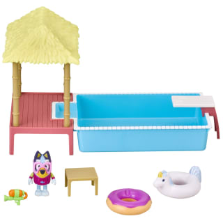 423036-bluey-pool-time-playset