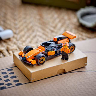 423462-lego-city-f1-driver-with-mclaren-race-car-2