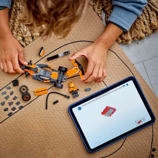 423462-lego-city-f1-driver-with-mclaren-race-car-8