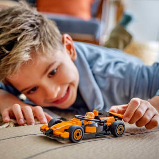 423462-lego-city-f1-driver-with-mclaren-race-car