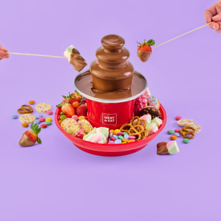 423609-heat-and-eat-chocolate-fountain-with-serving-tray