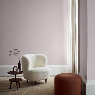 423823-crown-matt-emulsion-paint-2_5l-mulberry-mist-3