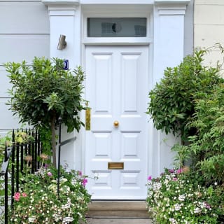 424059-crown-quick-dry-eggshell-750ml-pure-brilliant-white-2