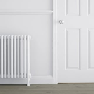 424068-crown-quick-dry-satin-750ml-pure-brilliant-white-2