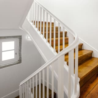 424117-crown-one-coat-gloss-2_5l-pure-brilliant-white-3