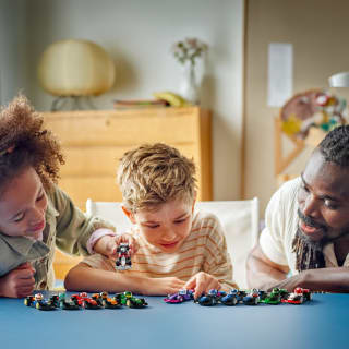 424549-f1-mini-figures-3