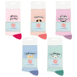 424670-cat-socks-group