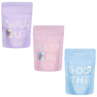 425053-bath-and-chill-fizzer-pouch-group