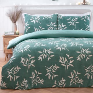 425364-425365-mistletoe-fleece-duvet-set-double-king