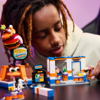 425776-lego-fortnite-durr-burger-restaurant-7