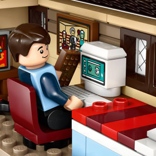 425780-lego-harry-potter-privet-drive-aunt-marges-visit-3