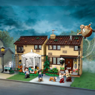 425780-lego-harry-potter-privet-drive-aunt-marges-visit-9