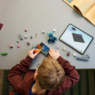 425787-lego-minecraft-the-warden-encounter-3