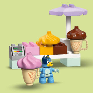 425807-lego-duplo-ice-cream-trip-with-bluey-6