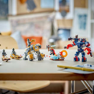 425826-lego-marvel-avengers-endgame-thor-vs-chitauri-8