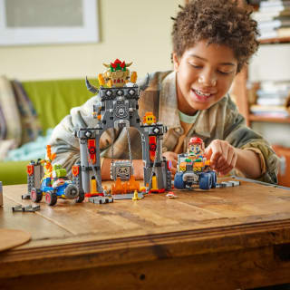 425828-lego-super-mario-kart-bowsers-castle-10
