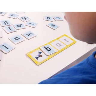 426058-alphablocks-word-builder-6