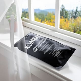 426870-kombat-moisture-absorbing-reusable-pouch-2