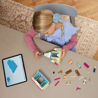 428564-lego-arendelle-frozen-castle-v29-3